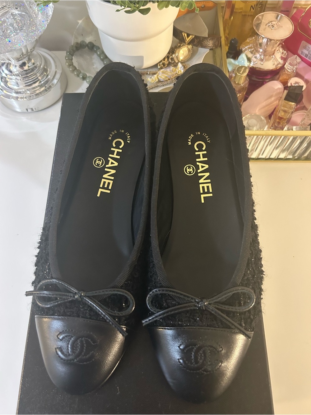 CHANEL Black Tweed & Leather Cap-Toe Ballet Flats with CC Logo